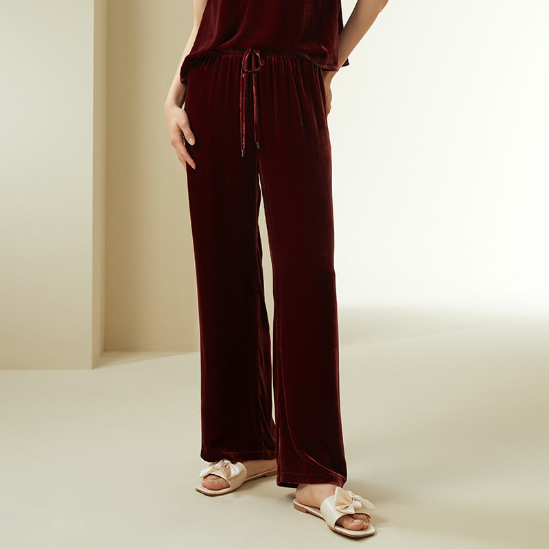 
                  
                    Suede Silk Long Sleeve Pajamas Set
                  
                