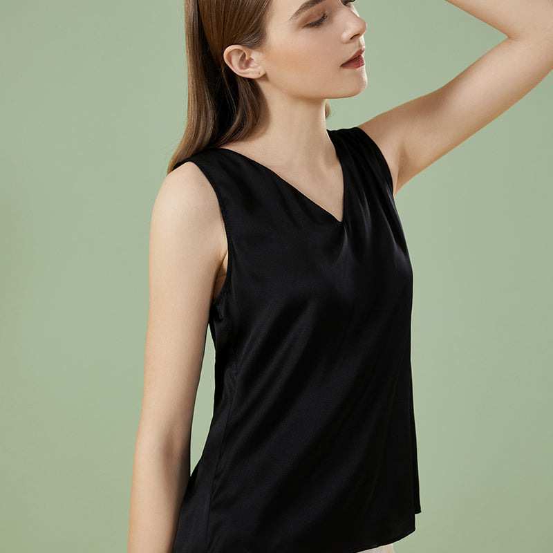 
                  
                    Silk Sleeveness Top With Cup
                  
                