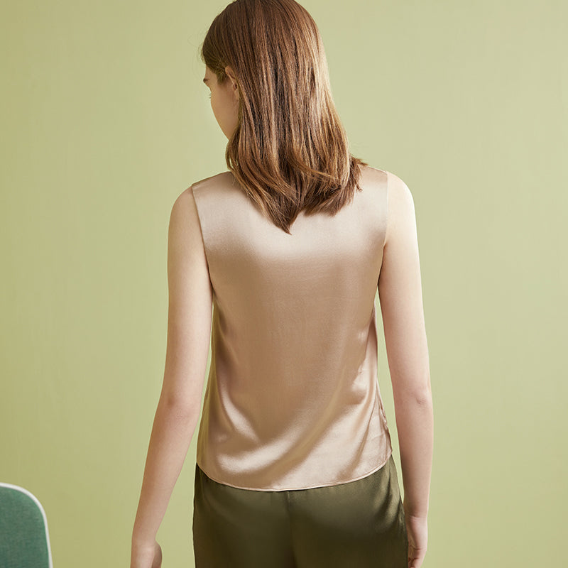 Silk Sleeveness Top With Cup